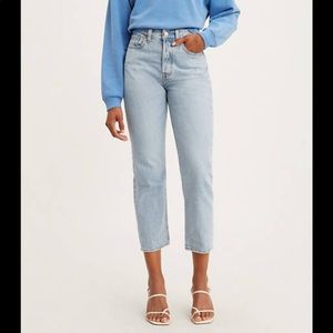 Levi’s Wedgie Straight Jeans